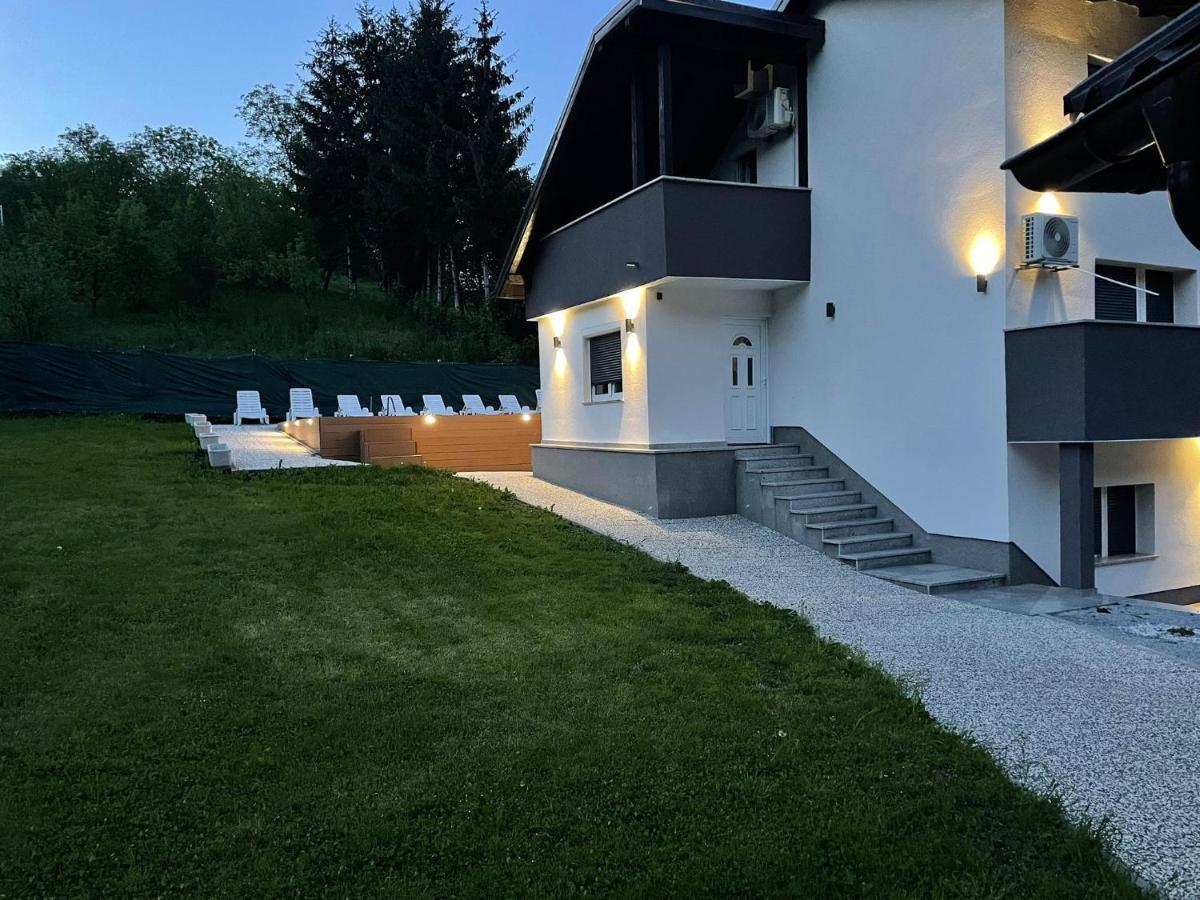 Vila S Bazenom Deluxe - Gti Ζάγκρεμπ Εξωτερικό φωτογραφία